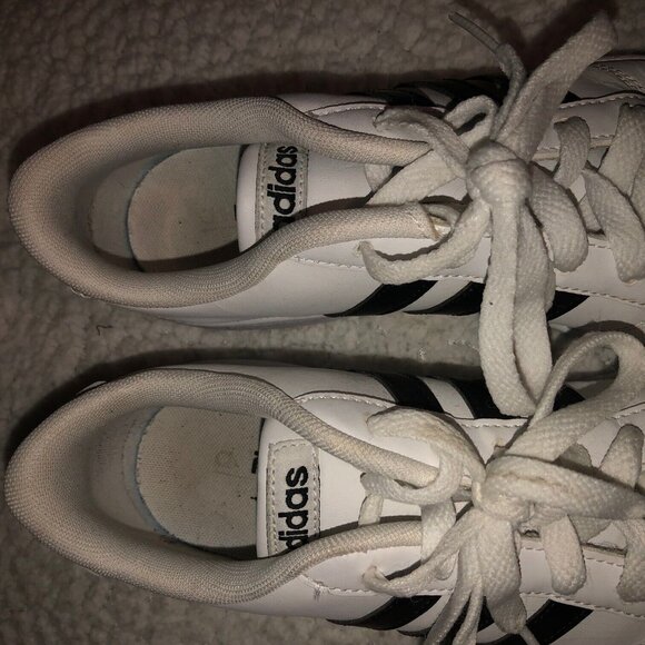 Adidas Neo Baseline K Casual Shoes AW4299 White 3 Stripe Sneakers Youth Sz 5 - Picture 4 of 8